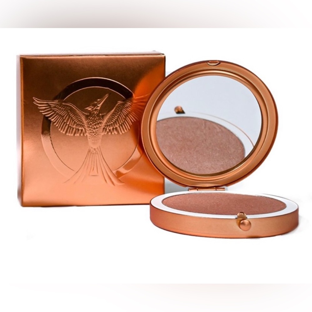 Storybook Cosmetics Revolution from Hunger Games Series Radiant Bronze Contour